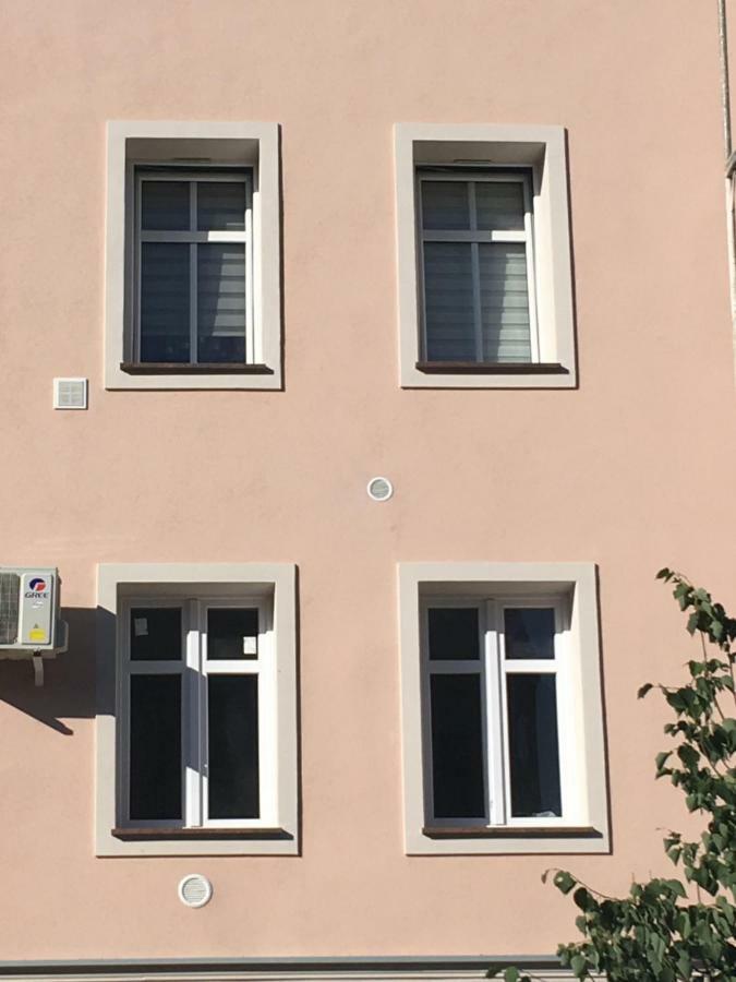 Villa la Val, Apartamenty Wałbrzych Exterior foto